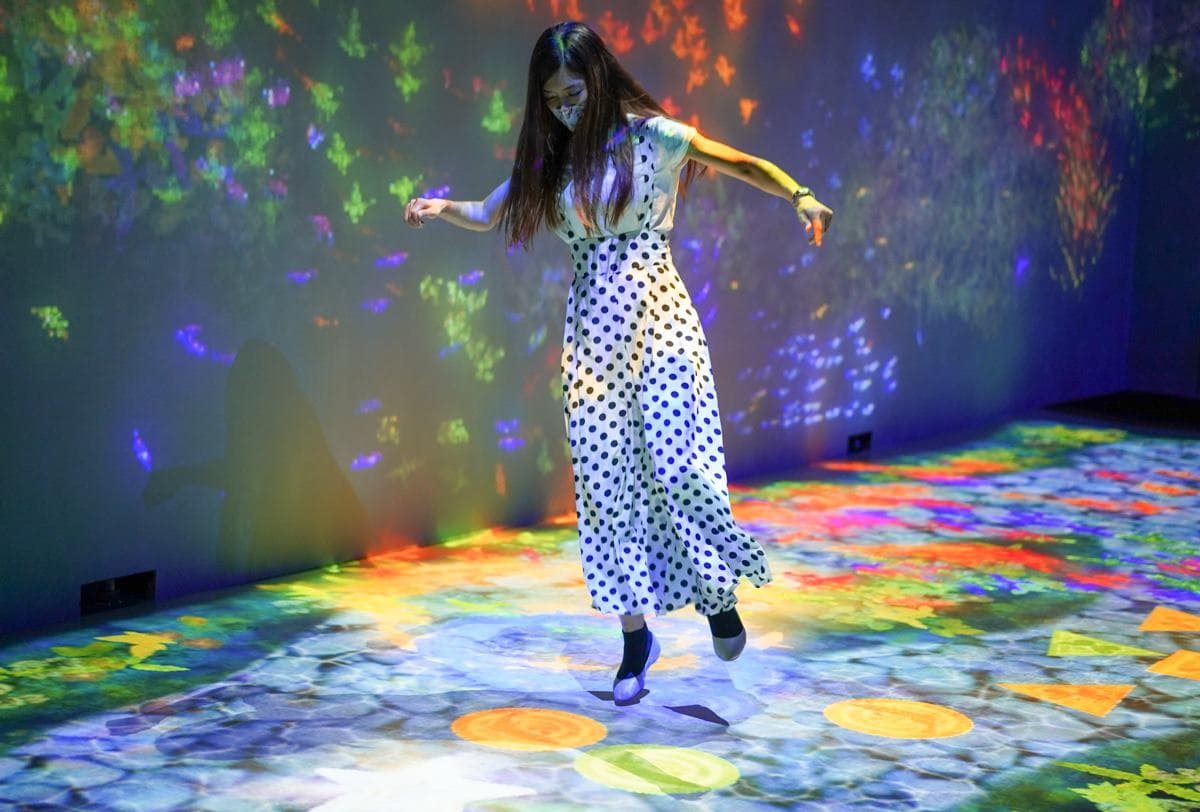 「日本最美展覽」登陸高雄!9大光影互動區洗版IG:沉浸式跳房子、彩色光球 「日本最美展覽」登陸高雄!9大光影互動區洗版IG:沉浸式跳房子、彩色光球