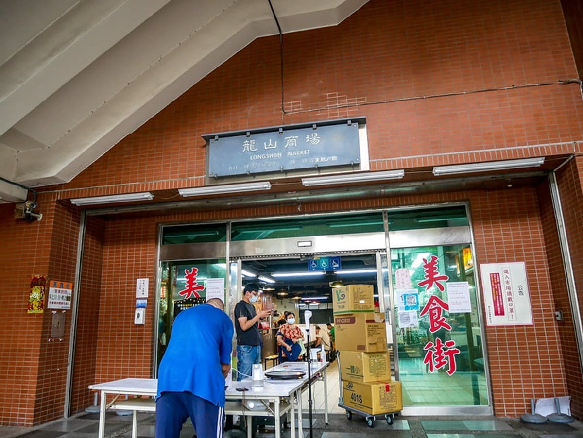 祕製排骨飯只要80元!在地人才知40年老便當店,超大雞腿、馬頭魚也必點 祕製排骨飯只要80元!在地人才知40年老便當店,超大雞腿、馬頭魚也必點
