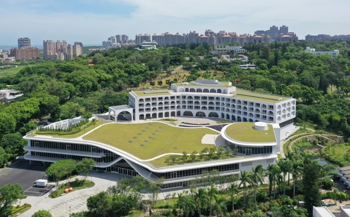暑假放電住宿推薦!純白歐風飯店送射箭體驗、遊樂園門票,最低4折入住 暑假放電住宿推薦!純白歐風飯店送射箭體驗、遊樂園門票,最低4折入住
