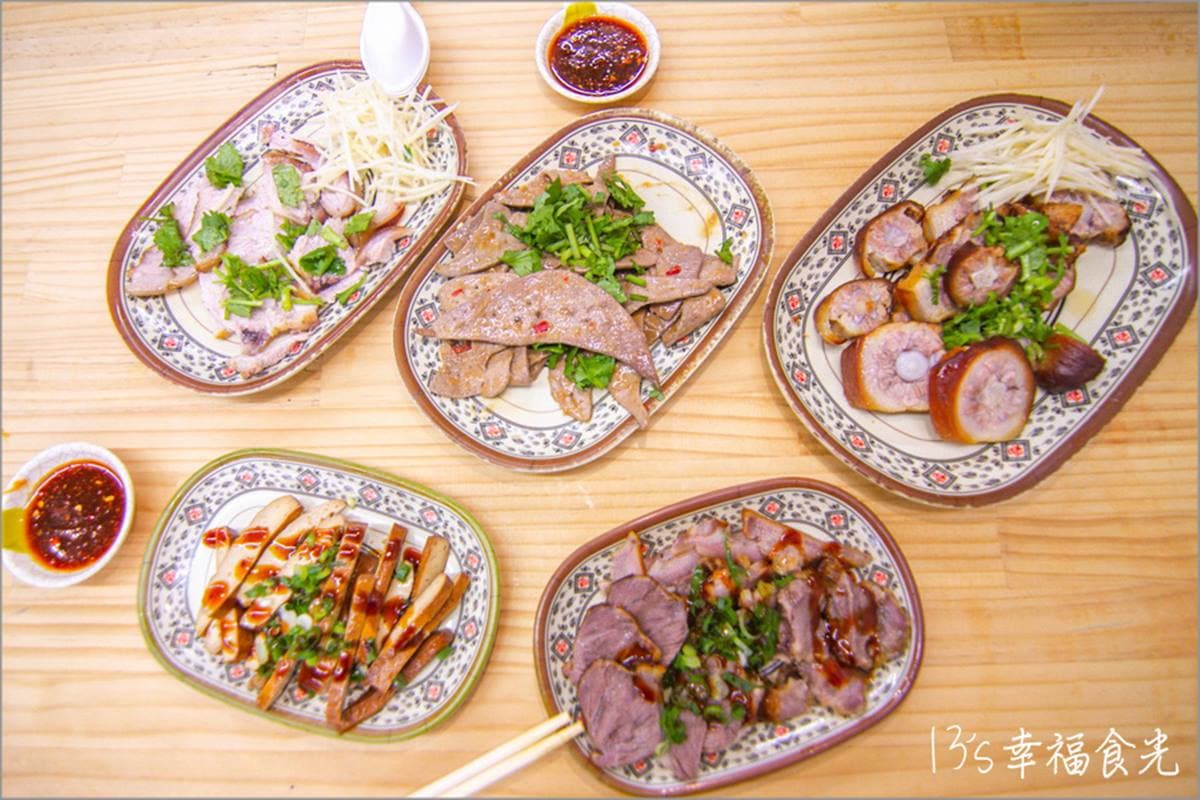 2000多則好評!花蓮「人氣乾麵」堆滿肉片、餛飩,煙燻滷味中午就完售 2000多則好評!花蓮「人氣乾麵」堆滿肉片、餛飩,煙燻滷味中午就完售