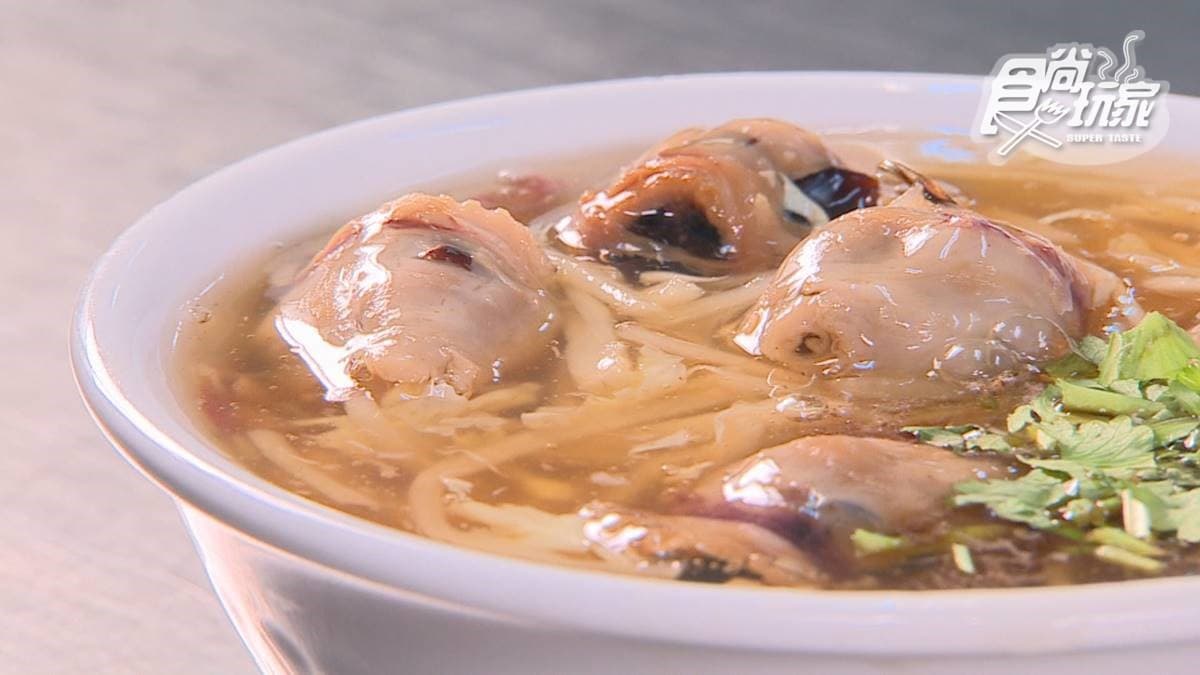 飄香70年!新興宮旁「魷魚嘴羹麵」濃郁羹湯超鮮甜,再搭新鮮脆口燙魷魚