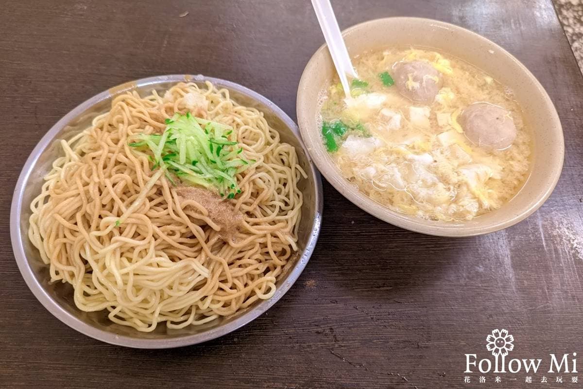 剛開店就排滿!台北「高CP值涼麵」堆成小山丘高,巨大袋裝幾乎要塞爆 剛開店就排滿!台北「高CP值涼麵」堆成小山丘高,巨大袋裝幾乎要塞爆
