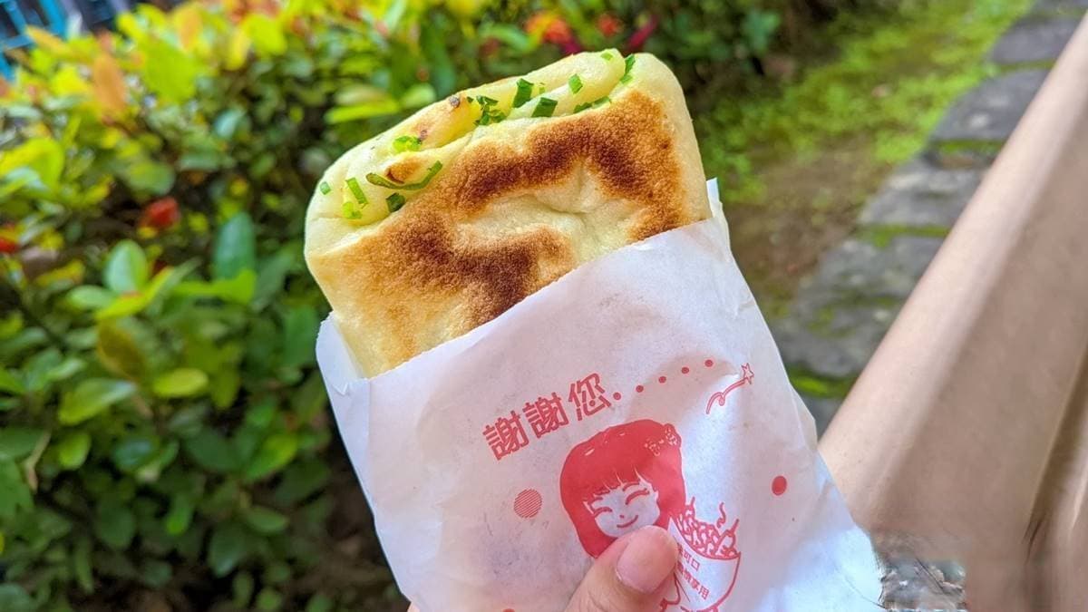排隊人潮沒斷過!台北4.3星「銅板餡餅」最低30元,現煎滿料韭菜餅多汁又唰嘴 排隊人潮沒斷過!台北4.3星「銅板餡餅」最低30元,現煎滿料韭菜餅多汁又唰嘴