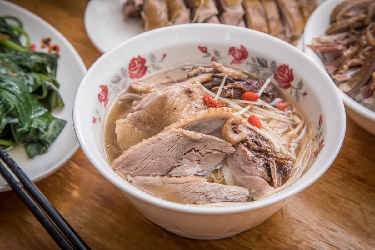 樹林人宵夜首選!4.4星「爆量鴨腿飯」只要80元,「當歸鴨麵線」還能免費續湯 樹林人宵夜首選!4.4星「爆量鴨腿飯」只要80元,「當歸鴨麵線」還能免費續湯
