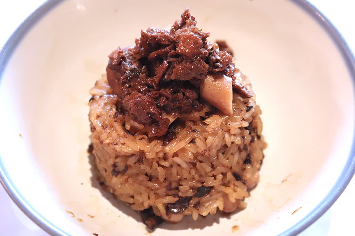 輕井澤也有素食品牌!招牌「麻辣臭豆腐」一咬會噴汁,咖哩拉麵濃郁超Q彈 輕井澤也有素食品牌!招牌「麻辣臭豆腐」一咬會噴汁,咖哩拉麵濃郁超Q彈