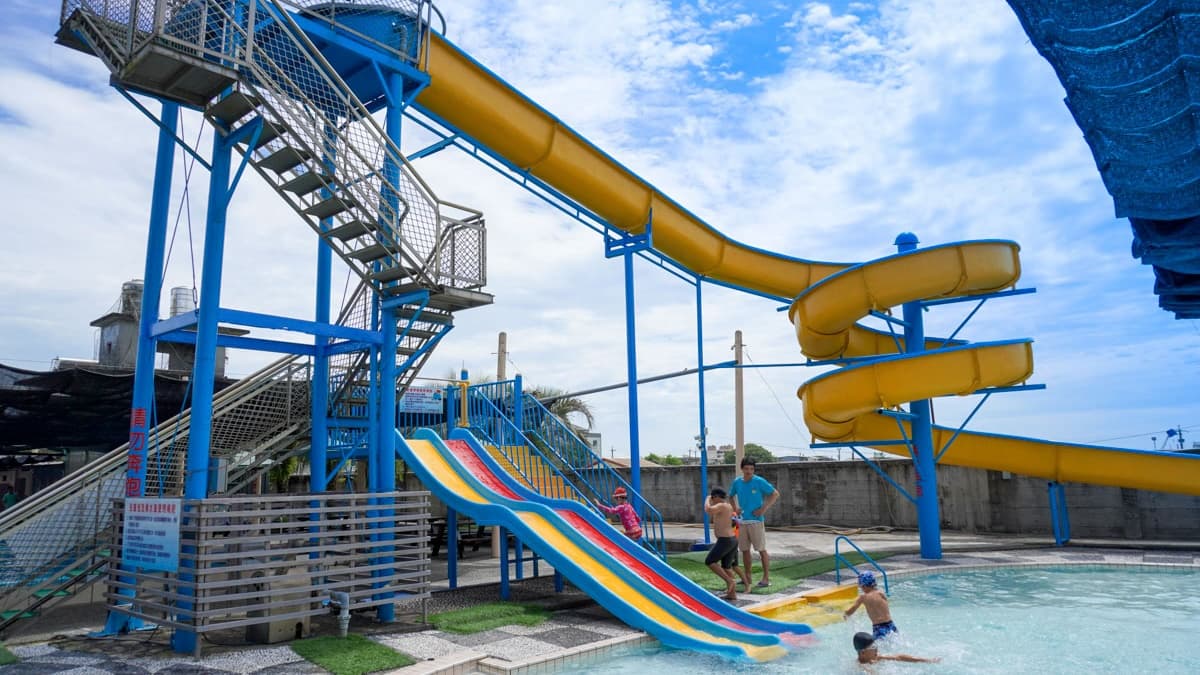 松樹門天然湧泉戲水池