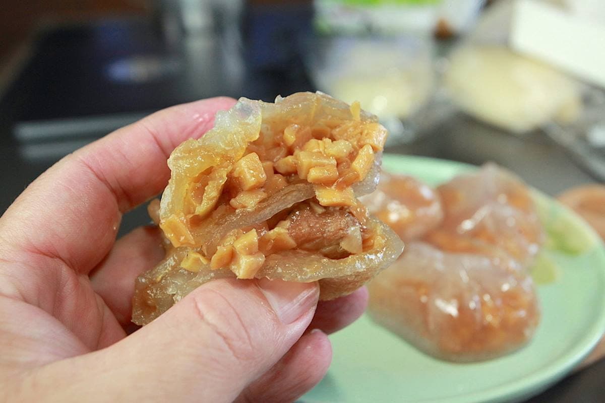 從清朝紅到現在!台南「百年水晶餃」皮Q個頭大,包滿滿內餡鹹香唰嘴 從清朝紅到現在!台南「百年水晶餃」皮Q個頭大,包滿滿內餡鹹香唰嘴