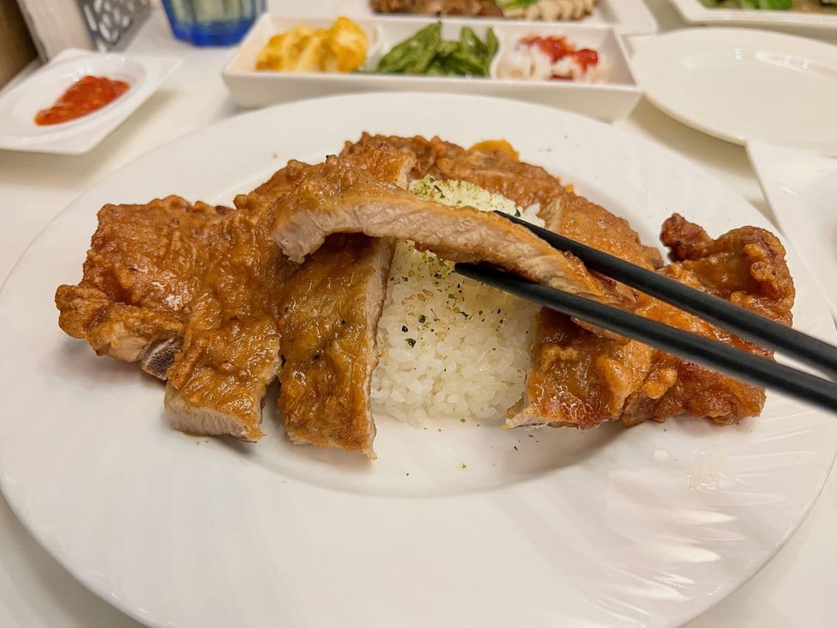 連獲3屆必比登!「頂級牛肉麵」牛骨熬湯8小時,還能爽嗑1公分厚腱心肉 連獲3屆必比登!「頂級牛肉麵」牛骨熬湯8小時,還能爽嗑1公分厚腱心肉