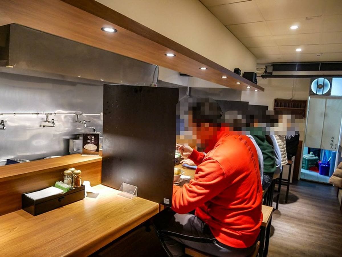 營業到凌晨!台北「平價拉麵」150元就能吃,重口味必點辣味肉醬口味 營業到凌晨!台北「平價拉麵」150元就能吃,重口味必點辣味肉醬口味