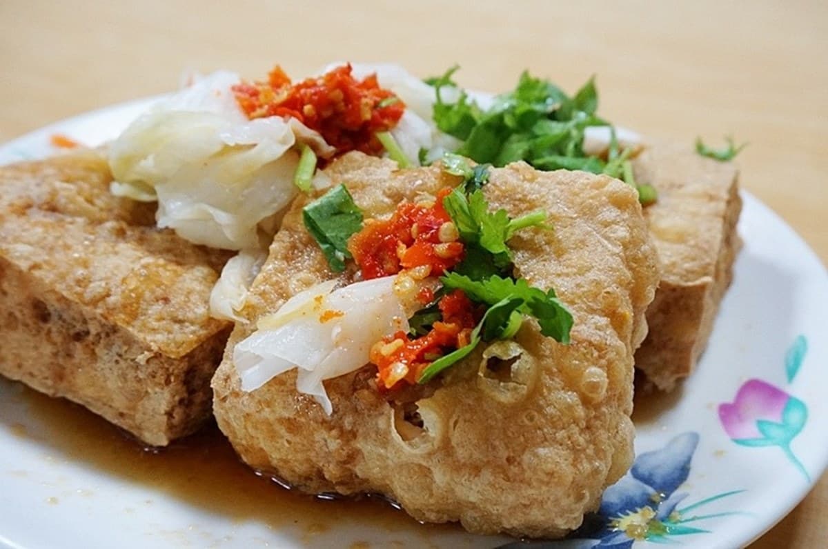 愈臭愈愛!雙北6家「4星起跳」臭豆腐:被麵線耽誤、好評破千、加九層塔醬 愈臭愈愛!雙北6家「4星起跳」臭豆腐:被麵線耽誤、好評破千、加九層塔醬