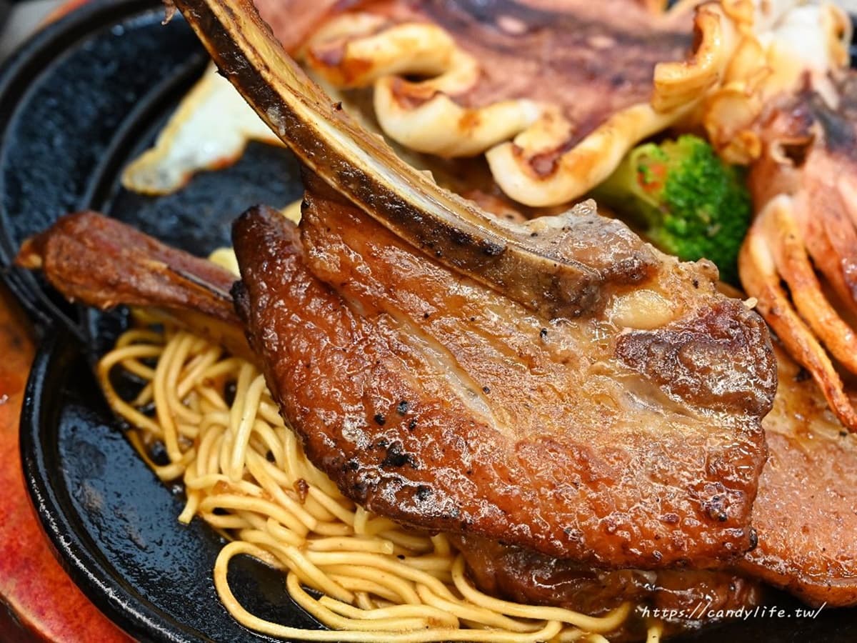 150元起自助吧吃到飽!「台南超夯牛排」插旗台中,紐約客+熔岩起司太罪惡 150元起自助吧吃到飽!「台南超夯牛排」插旗台中,紐約客+熔岩起司太罪惡