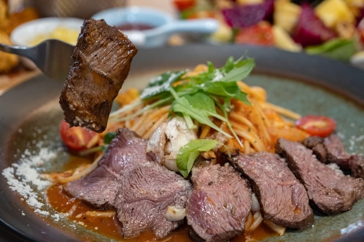網評4.6分!義式餐廳曾獲「亞太十大名店」,海鮮燉飯擺滿白蝦、蛤蜊太澎派 網評4.6分!義式餐廳曾獲「亞太十大名店」,海鮮燉飯擺滿白蝦、蛤蜊太澎派
