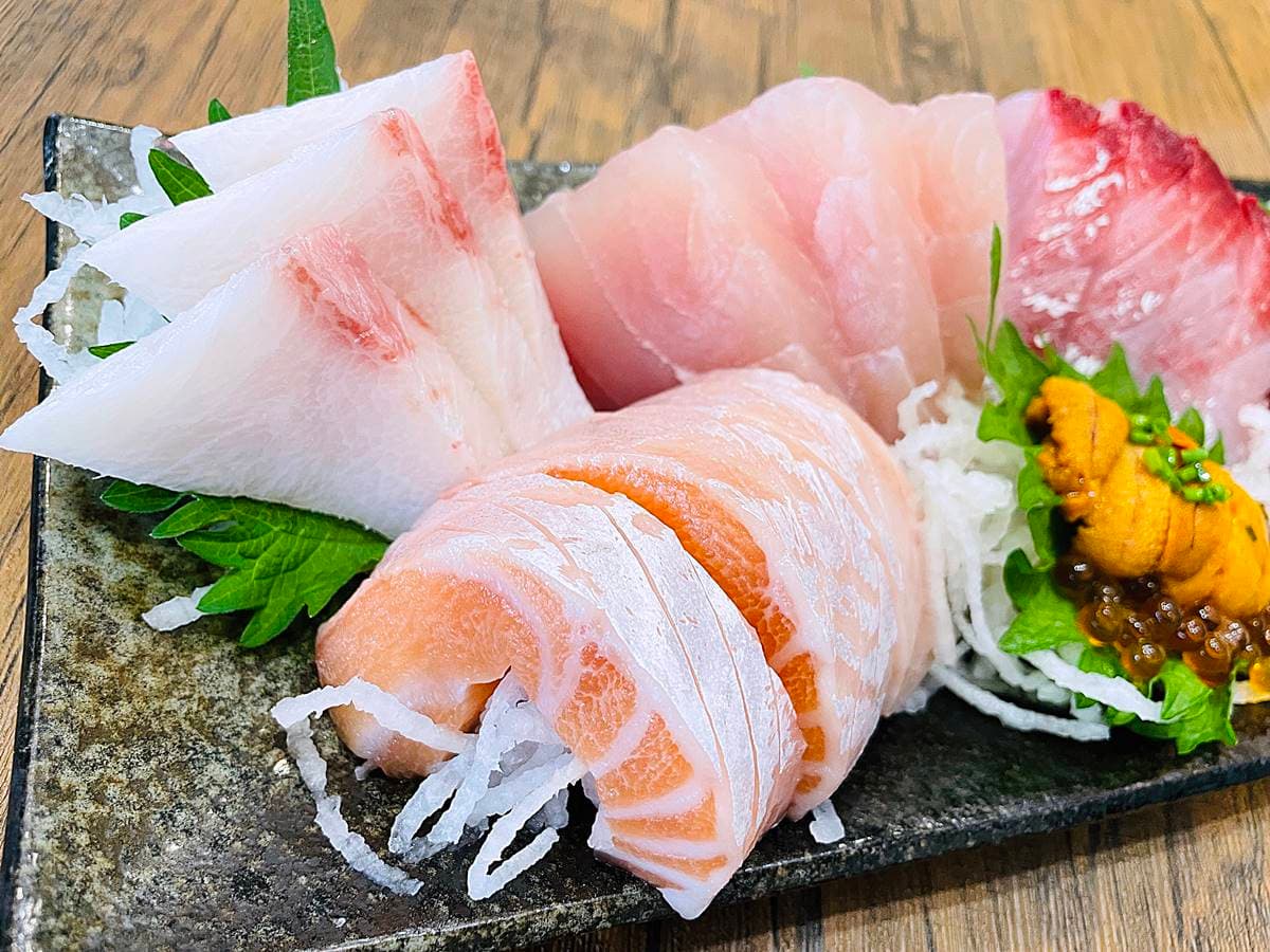 海鮮控暴動!「澎派生魚丼」爽嗑天使紅蝦、厚切鮭魚,干貝漢堡一吃上癮 海鮮控暴動!「澎派生魚丼」爽嗑天使紅蝦、厚切鮭魚,干貝漢堡一吃上癮