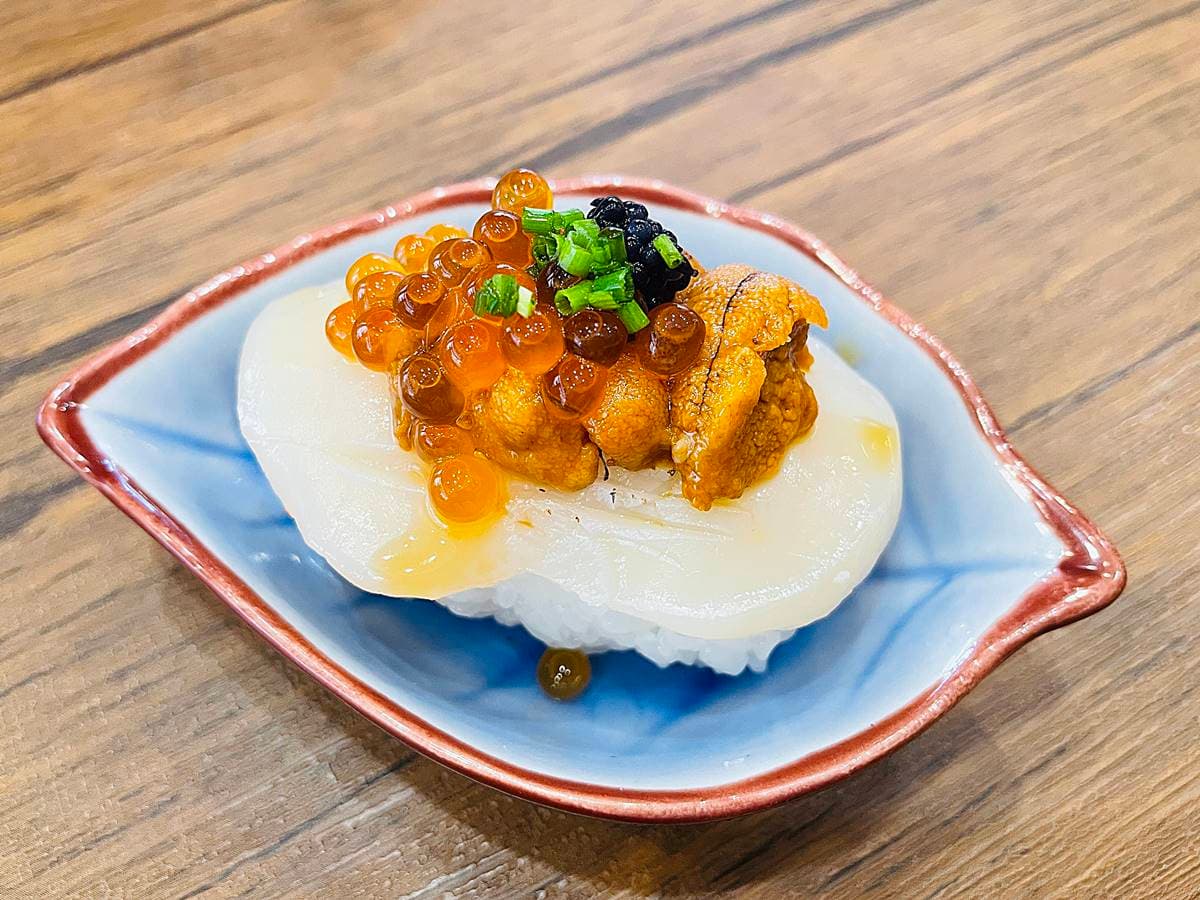海鮮控暴動!「澎派生魚丼」爽嗑天使紅蝦、厚切鮭魚,干貝漢堡一吃上癮 海鮮控暴動!「澎派生魚丼」爽嗑天使紅蝦、厚切鮭魚,干貝漢堡一吃上癮