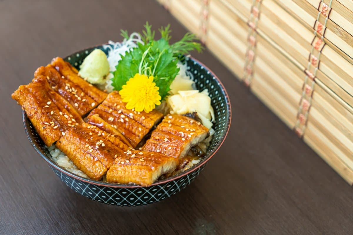 「丼」飯到底怎麼唸?正確發音曝光,9成人唸「ㄉㄨㄥˋ」錯好多年 「丼」飯到底怎麼唸?正確發音曝光,9成人唸「ㄉㄨㄥˋ」錯好多年