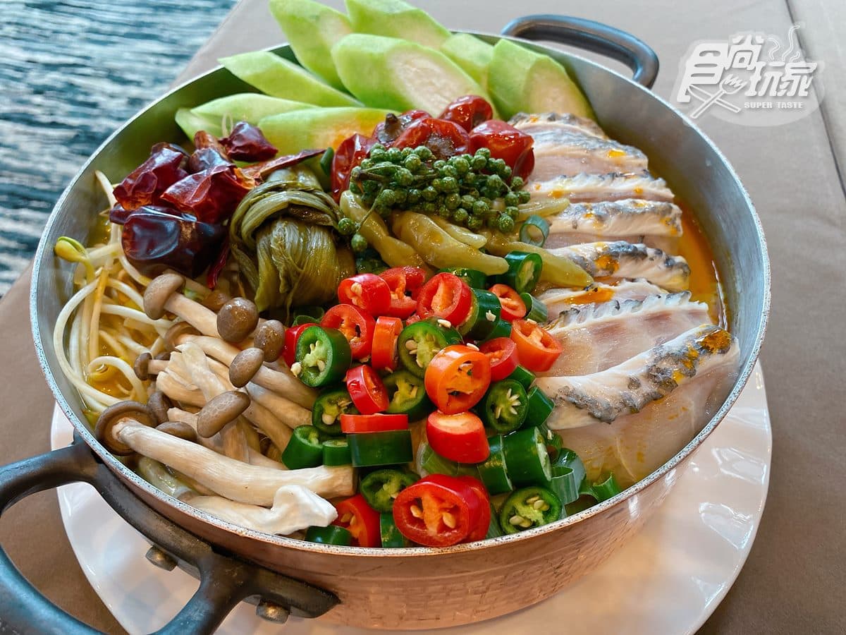全台唯一「半透明泳池」飯店!超特別泰式混搭料理,必拍芒果飯、蝶豆花冰沙 全台唯一「半透明泳池」飯店!超特別泰式混搭料理,必拍芒果飯、蝶豆花冰沙