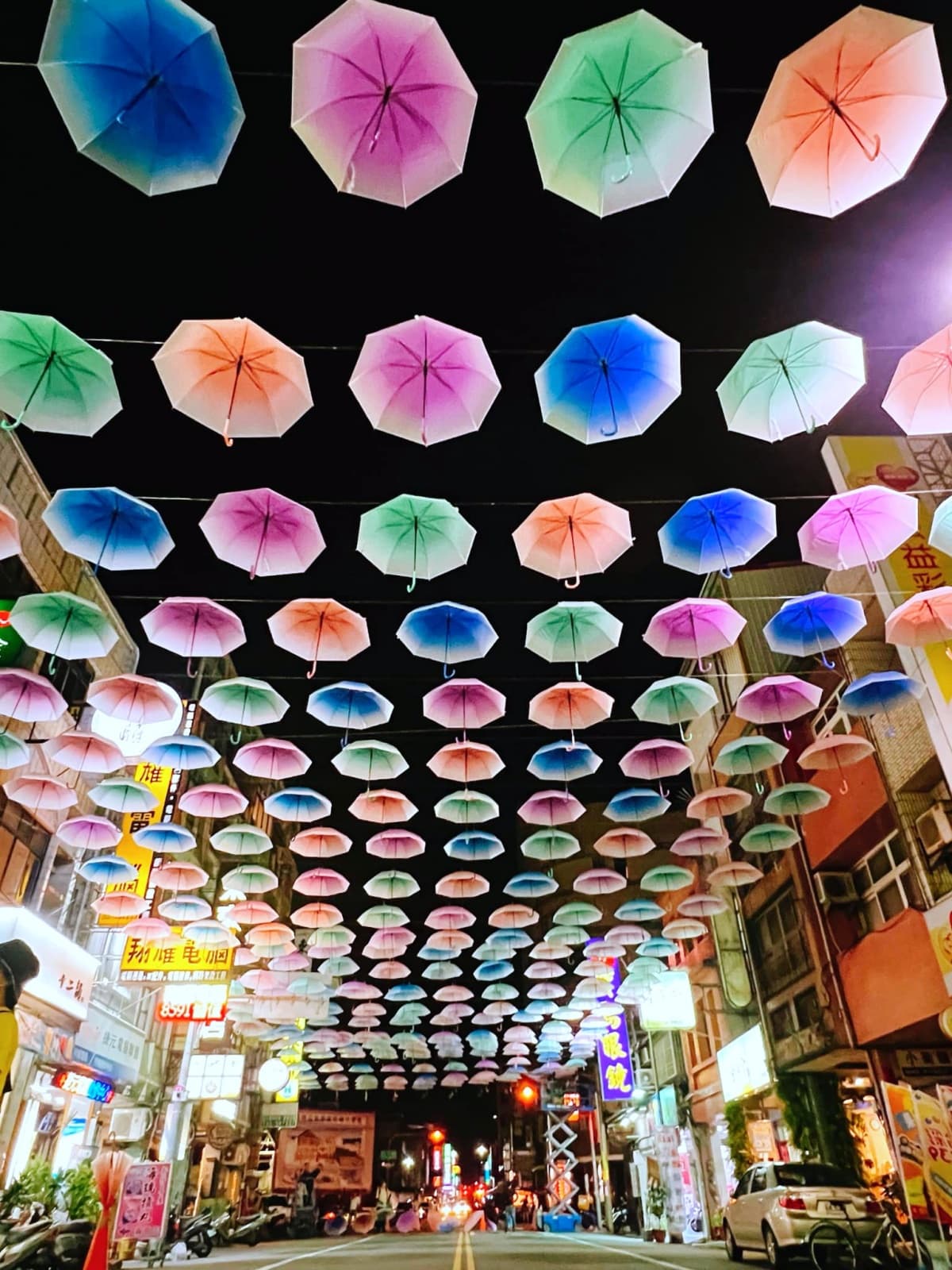 台版神隱少女市集回來了!苑裡「鬼門關夜市」8/26開張,再搶拍雨傘燈海 台版神隱少女市集回來了!苑裡「鬼門關夜市」8/26開張,再搶拍雨傘燈海
