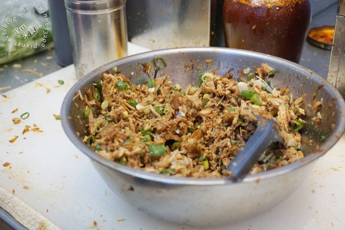 陝西小吃現身東門站!排隊「千層肉夾饃」先烙後烤,爆量餡料飽足感不輸便當 陝西小吃現身東門站!排隊「千層肉夾饃」先烙後烤,爆量餡料飽足感不輸便當