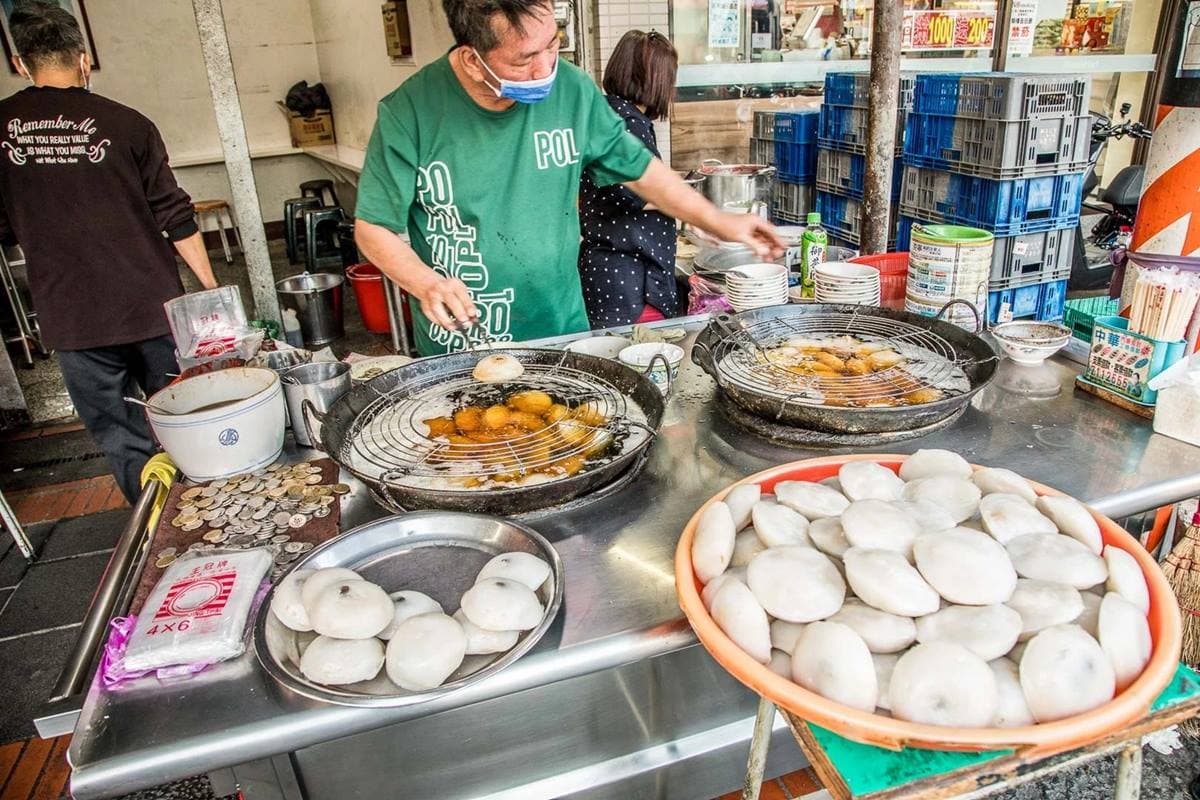 50元內爽吃!鹿港5家必吃小吃:30元麵線糊、祖傳三代肉圓、限量豆包 50元內爽吃!鹿港5家必吃小吃:30元麵線糊、祖傳三代肉圓、限量豆包