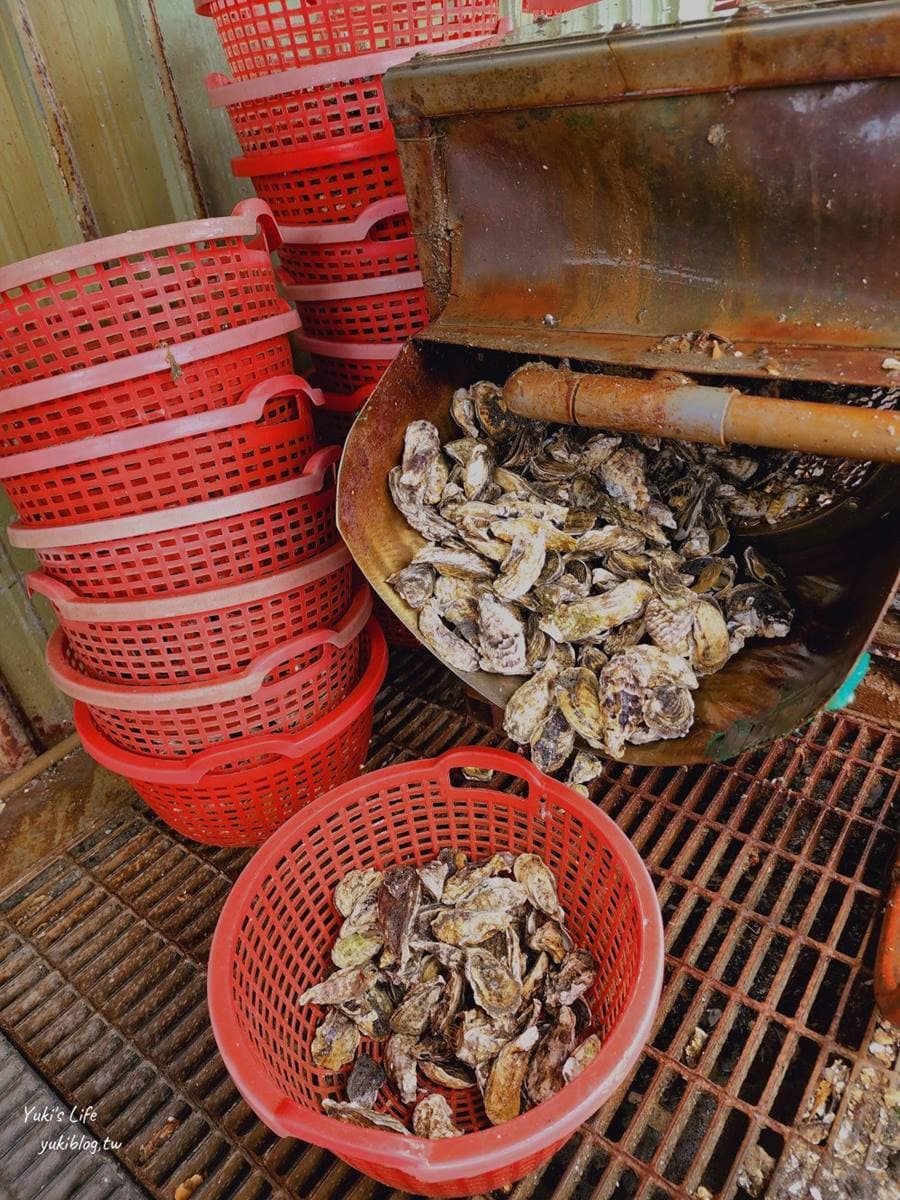 200元烤蚵吃到飽!嘉義「超狂燒烤」想吃先搶號碼牌,每桌發整籃肥蚵仔超霸氣 200元烤蚵吃到飽!嘉義「超狂燒烤」想吃先搶號碼牌,每桌發整籃肥蚵仔超霸氣
