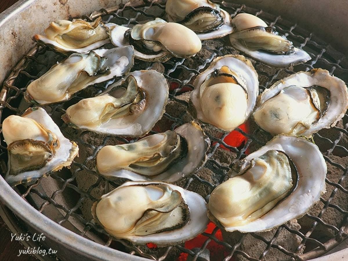 200元烤蚵吃到飽!嘉義「超狂燒烤」想吃先搶號碼牌,每桌發整籃肥蚵仔超霸氣 200元烤蚵吃到飽!嘉義「超狂燒烤」想吃先搶號碼牌,每桌發整籃肥蚵仔超霸氣