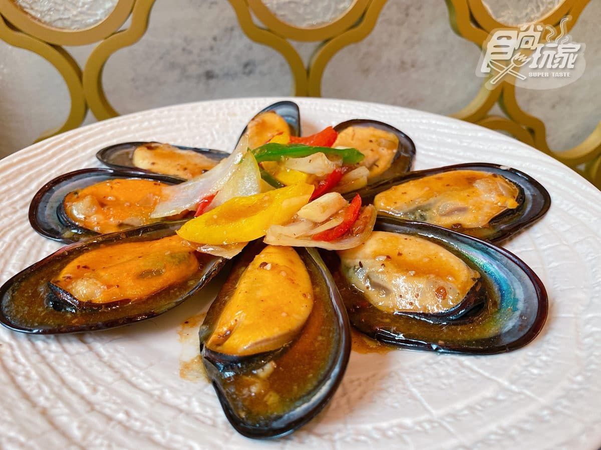 下一個米其林!超狂「麵條披薩」這裡吃,還有完勝速食店「牽絲海鮮版」蛋塔 下一個米其林!超狂「麵條披薩」這裡吃,還有完勝速食店「牽絲海鮮版」蛋塔