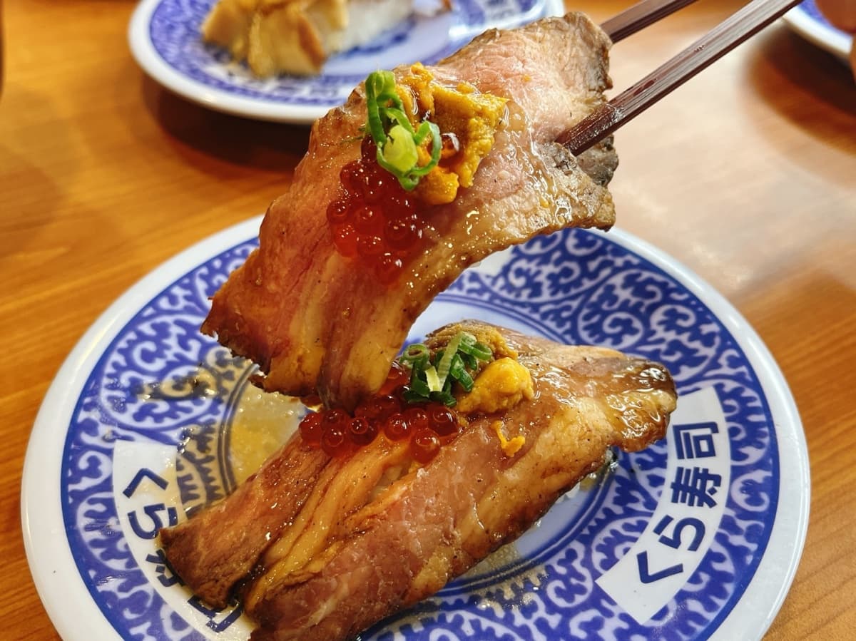 小丸子粉暴動!藏壽司第二彈「巨大玩偶+戴帽吊飾」免費送,再抽超萌環保餐盒 小丸子粉暴動!藏壽司第二彈「巨大玩偶+戴帽吊飾」免費送,再抽超萌環保餐盒