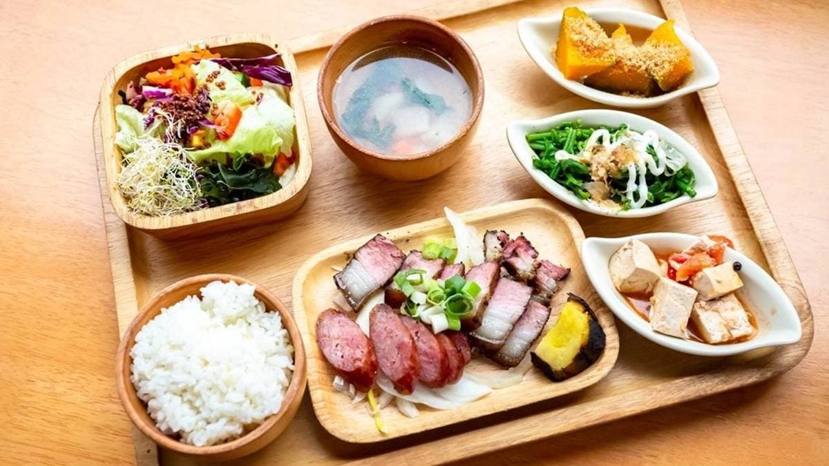 100元爽玩「台版紐西蘭」!體驗餵羊駝、划獨木舟,吃原民餐搭絕美海景好Chill 100元爽玩「台版紐西蘭」!體驗餵羊駝、划獨木舟,吃原民餐搭絕美海景好Chill