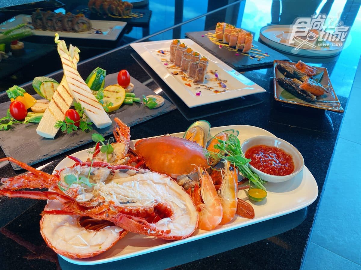 全台唯一高空透明泳池!最新網美飯店5亮點:泡澡看85大樓、動物造型米其林餐 全台唯一高空透明泳池!最新網美飯店5亮點:泡澡看85大樓、動物造型米其林餐