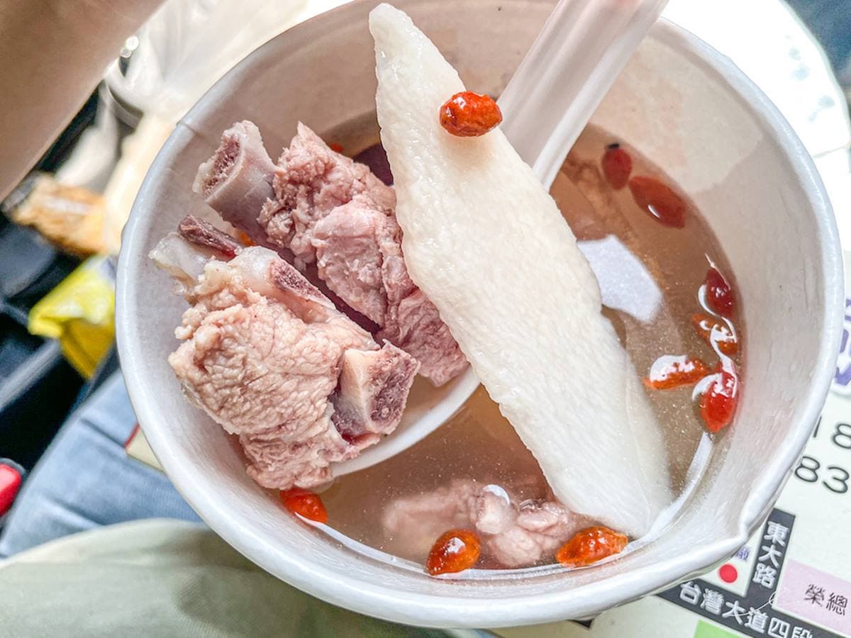 南投人推爆!埔里5家銅板小吃:全台唯一鹹油條、古法熬煮瓦罐湯、彩色湯圓 南投人推爆!埔里5家銅板小吃:全台唯一鹹油條、古法熬煮瓦罐湯、彩色湯圓
