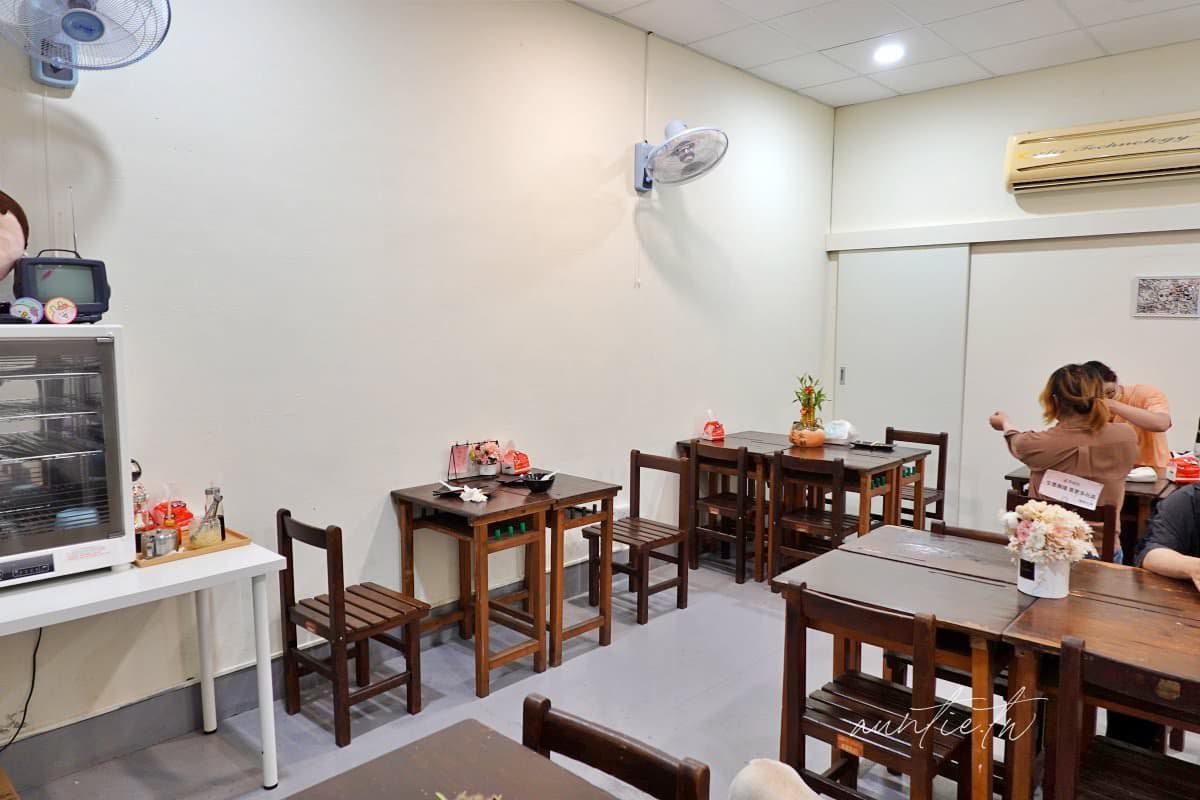 蝦尾霸氣外露!逢甲商圈「手工湯包」入口就爆汁,搭蝦卵點綴超奢華 蝦尾霸氣外露!逢甲商圈「手工湯包」入口就爆汁,搭蝦卵點綴超奢華