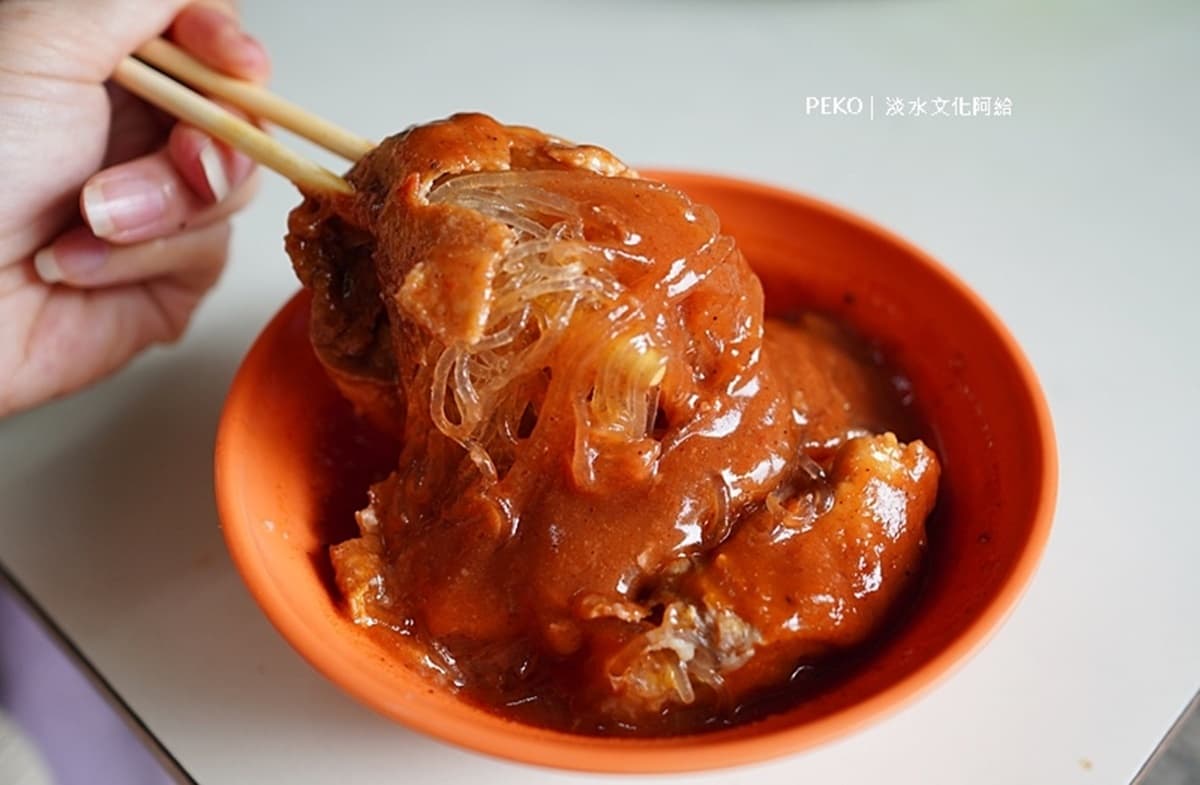 網評飆破4000則!內行激推「阿給老店」不在淡水老街,熟客必點周杰倫套餐 淡水美食推薦:淡大旁無名小吃【Google4星】