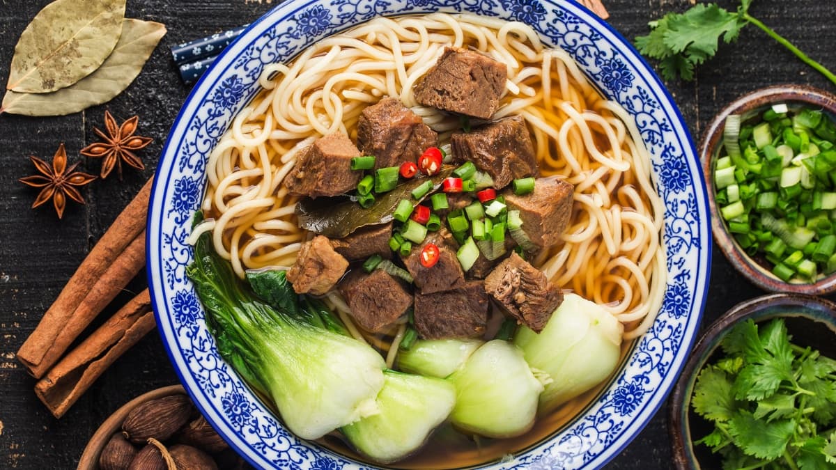 2000碗「牛肉麵免費吃」!限時2天衝台北花博怒嗑,屬牛可享買一送一