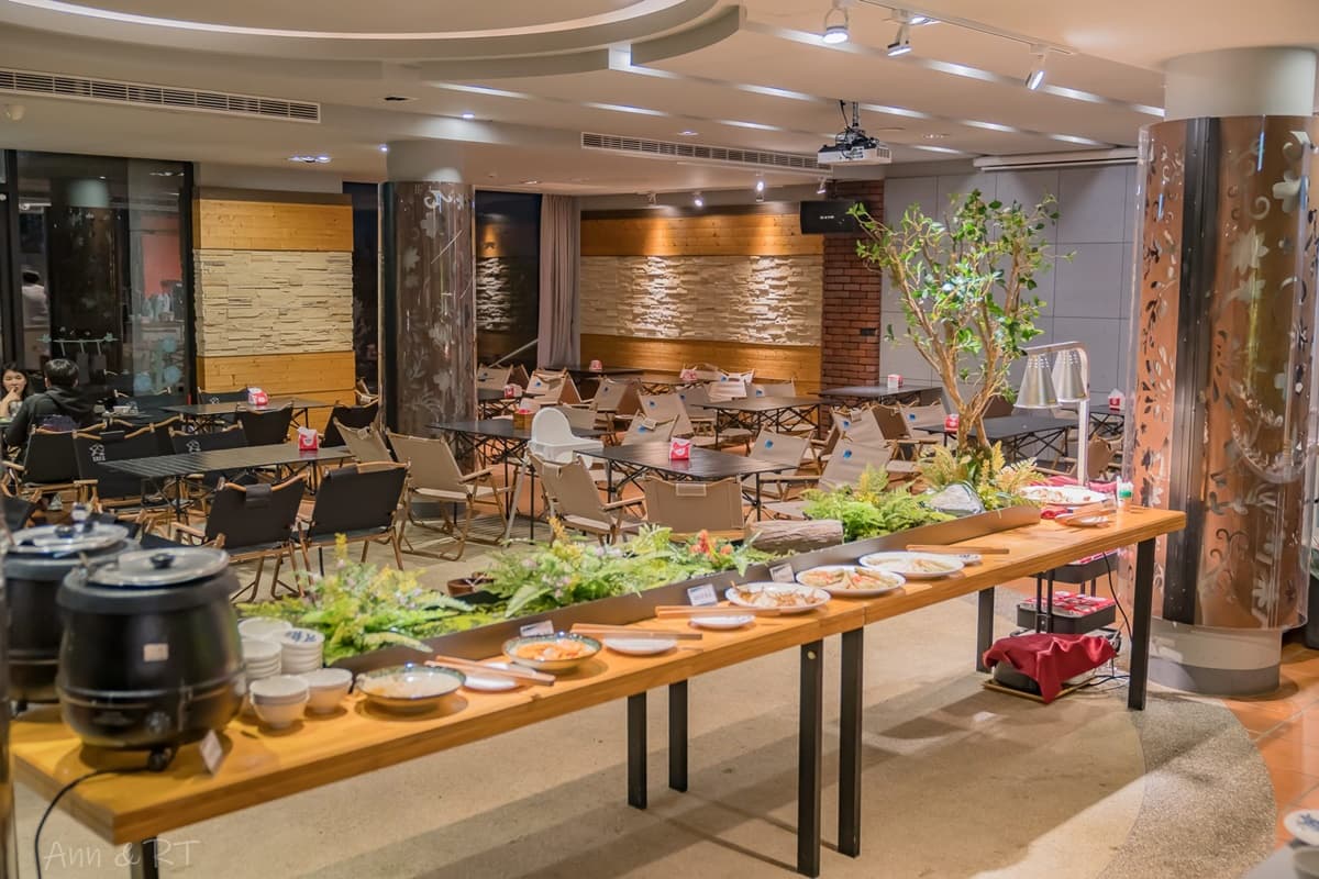 【新開店】陽明山豪華露營!免搭帳住夢幻「神殿帳」,入夜賞紗帽山絕美夜景 【新開店】陽明山豪華露營!免搭帳住夢幻「神殿帳」,入夜賞紗帽山絕美夜景