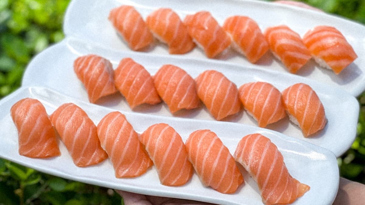 鮭魚控必訪!內行激推「炙燒鮭魚+鮭魚卵」隱藏吃法,蛋炒飯鋪滿魚卵超誘人 鮭魚控必訪!內行激推「炙燒鮭魚+鮭魚卵」隱藏吃法,蛋炒飯鋪滿魚卵超誘人