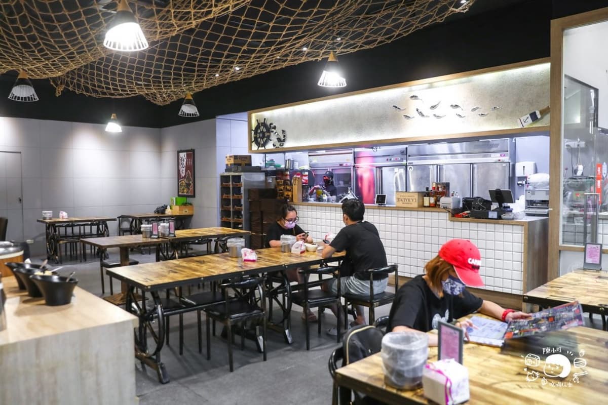 內用白飯吃到飽!三重「麻辣水煮魚」爽嗑整隻巴沙魚,巨無霸生蠔比手掌大 內用白飯吃到飽!三重「麻辣水煮魚」爽嗑整隻巴沙魚,巨無霸生蠔比手掌大