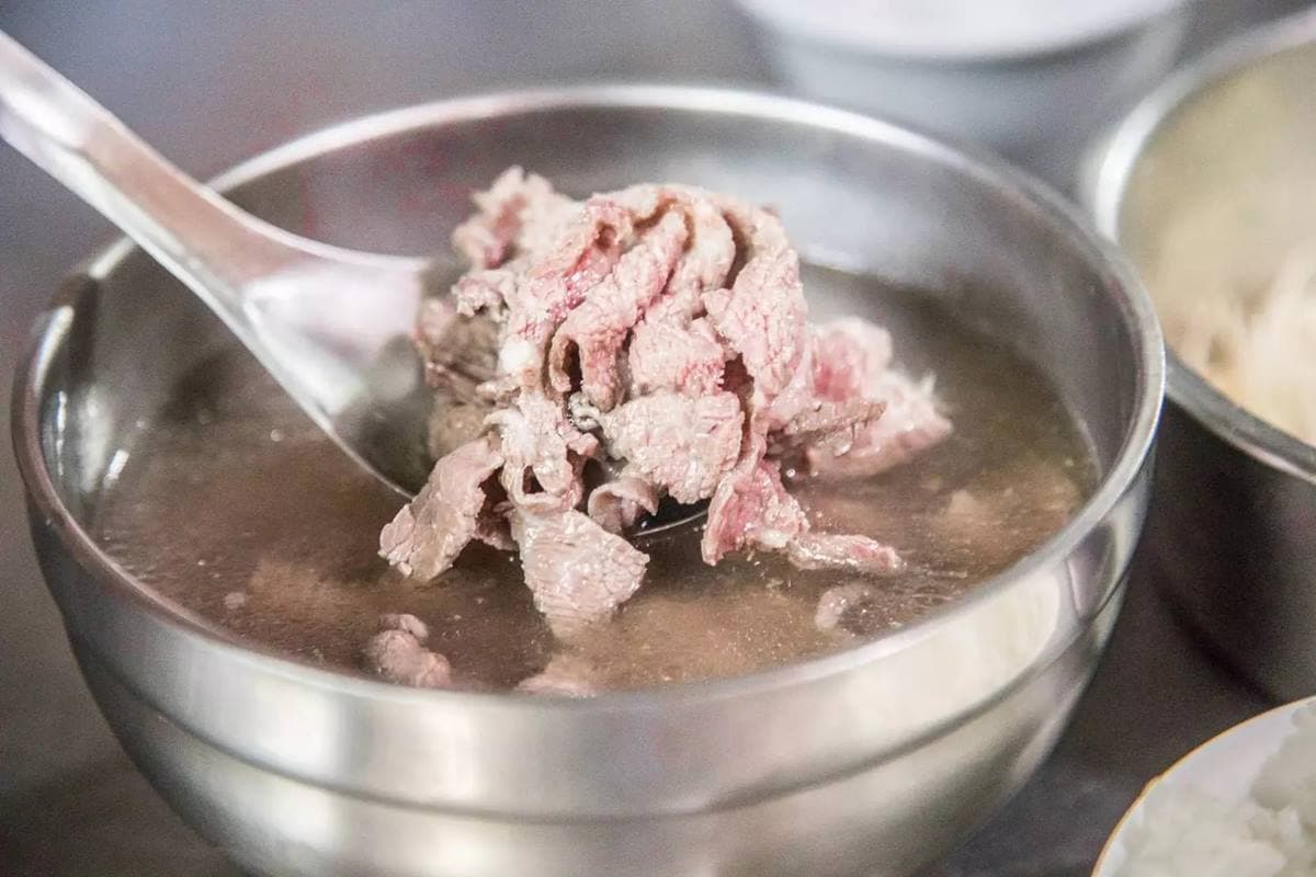 台南人口袋名單!南區5家必吃:50元脆皮鴨肉飯、24小時牛肉湯、隱藏版黑輪 台南人口袋名單!南區5家必吃:50元脆皮鴨肉飯、24小時牛肉湯、隱藏版黑輪