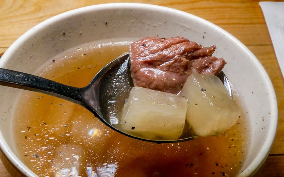 咖哩飯、爆米花任吃!市府站「高CP值牛排」僅210元,牛肉湯吃得到大塊牛肉 咖哩飯、爆米花任吃!市府站「高CP值牛排」僅210元,牛肉湯吃得到大塊牛肉