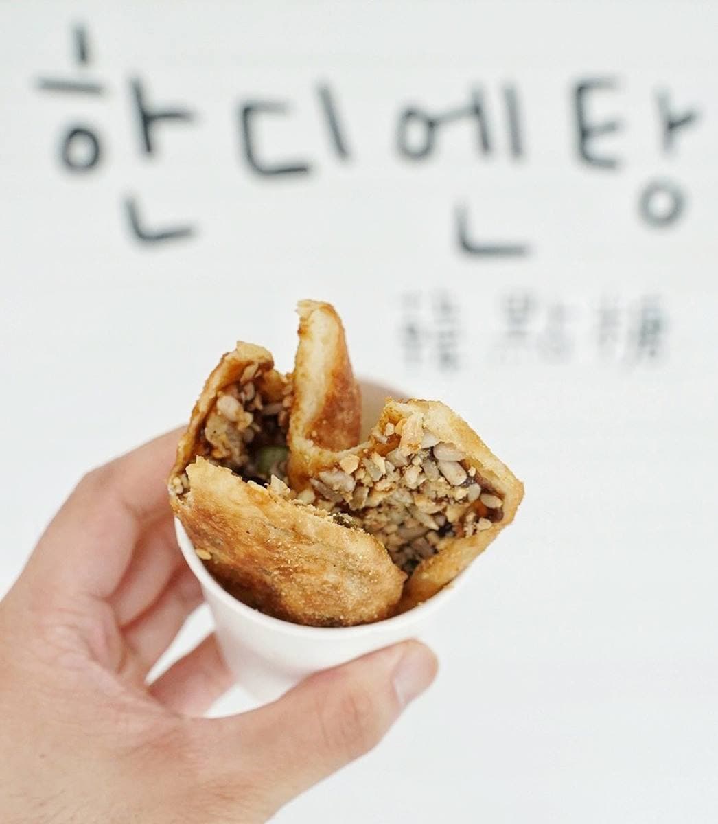 10月【發現新開店】11家IG打卡美食:易開罐涼麵、首家魚漢堡、超萌卡雷酥 【新開店】免追餐車吃得到!「人氣韓國糖餅」插旗東區,先搶限定柚子霜淇淋