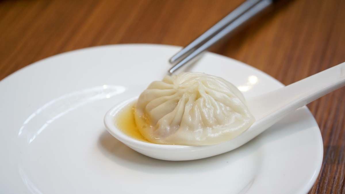 吃小籠包配薑絲很NG?外國主廚評比52家小籠包,鼎泰豐大勝奪得「這等級」 吃小籠包配薑絲很NG?外國主廚評比52家小籠包,鼎泰豐大勝奪得「這等級」