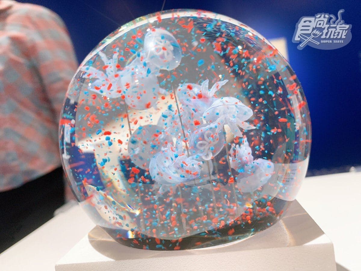 衝Xpark賞世界名畫!「AI海洋名畫展」今開跑,夢幻水晶球、水母萬花筒超欠拍 衝Xpark賞世界名畫!「AI海洋名畫展」今開跑,夢幻水晶球、水母萬花筒超欠拍