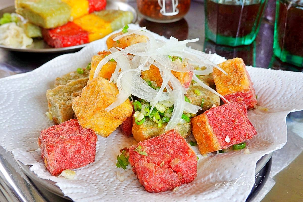 彩虹蘿蔔糕藏身老屋!獨創「炭燒蘿蔔糕」煎炸都好吃,內用闆娘招待冰紅茶 彩虹蘿蔔糕藏身老屋!獨創「炭燒蘿蔔糕」煎炸都好吃,內用闆娘招待冰紅茶