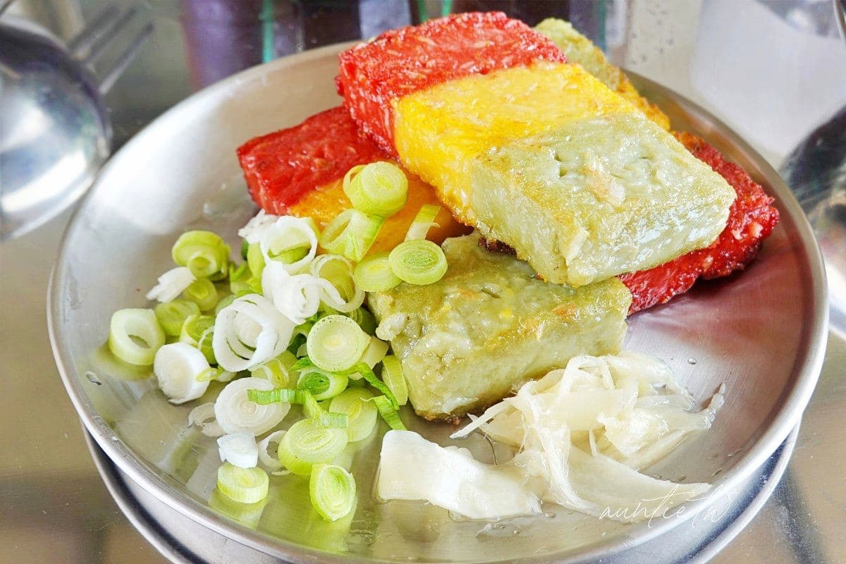 彩虹蘿蔔糕藏身老屋!獨創「炭燒蘿蔔糕」煎炸都好吃,內用闆娘招待冰紅茶 彩虹蘿蔔糕藏身老屋!獨創「炭燒蘿蔔糕」煎炸都好吃,內用闆娘招待冰紅茶