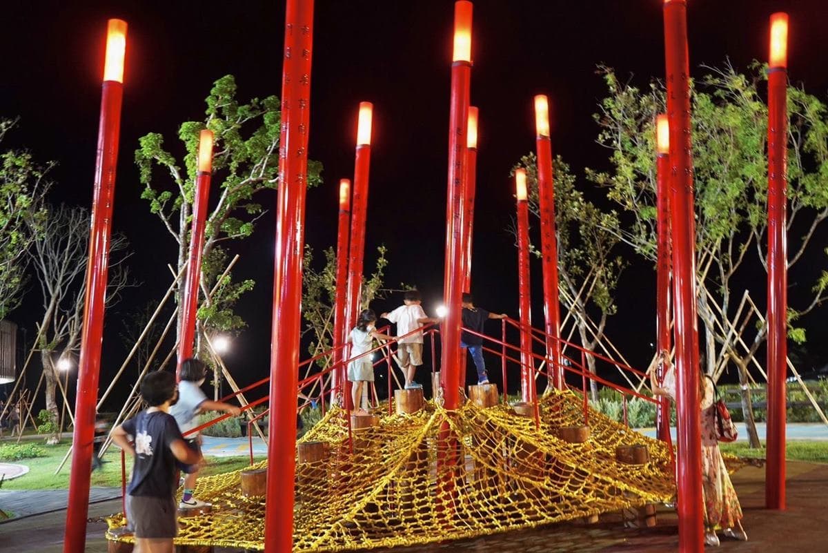 全台首座千坪「洋蔥大福遊樂園」正式啟用!9米高溜滑梯、獨特籤詩橋玩到翻 全台首座千坪「洋蔥大福遊樂園」正式啟用!9米高溜滑梯、獨特籤詩橋玩到翻