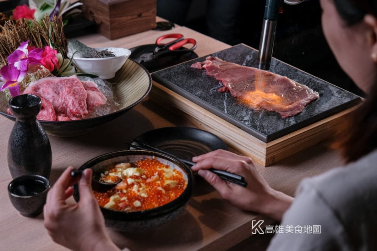 直接原地痛風!超狂「牡蠣四吃」先嗑手掌大果凍牡蠣,爆量鮭魚卵蒸蛋也要點 直接原地痛風!超狂「牡蠣四吃」先嗑手掌大果凍牡蠣,爆量鮭魚卵蒸蛋也要點
