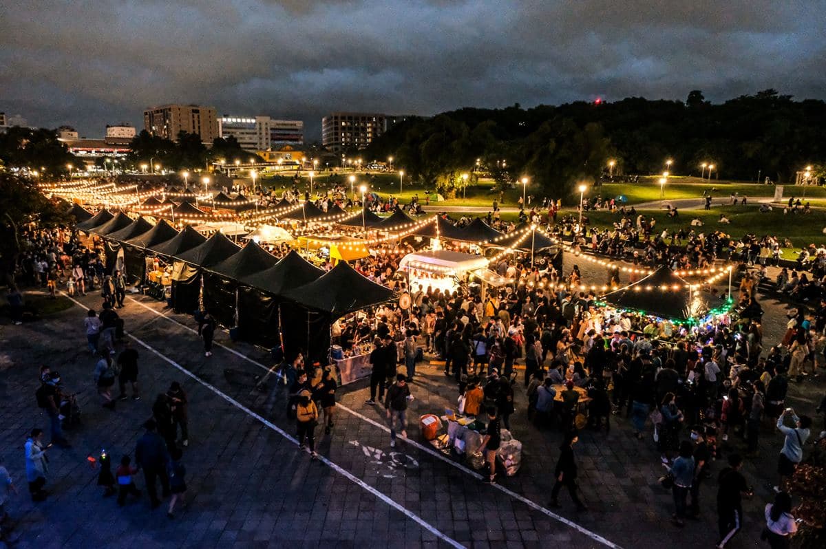 「最狂萬聖市集」2天快閃花博!11台餐車+50間美食,怒嗑豬腦湯、惡靈漢堡 「最狂萬聖市集」2天快閃花博!11台餐車+50間美食,怒嗑豬腦湯、惡靈漢堡