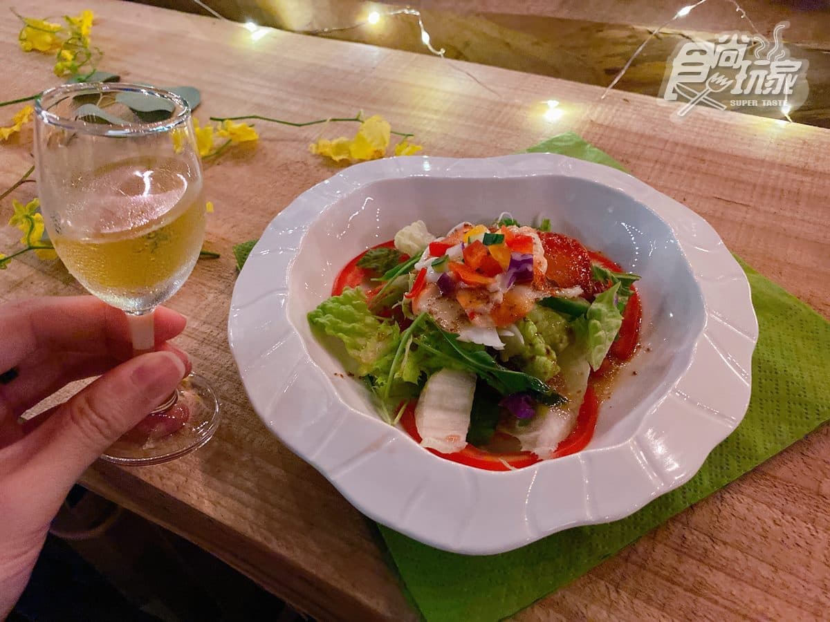 最新地標「宇宙塔」飯店!每間房都有無敵景觀,早餐就有「現切牛排」吃到飽 最新地標「宇宙塔」飯店!每間房都有無敵景觀,早餐就有「現切牛排」吃到飽