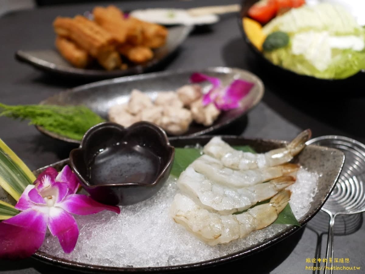 【新開店】天冷吃鍋!「新竹人氣麻辣鍋」插旗台中,先嗑浮誇「火焰炙燒豬」 【新開店】天冷吃鍋!「新竹人氣麻辣鍋」插旗台中,先嗑浮誇「火焰炙燒豬」