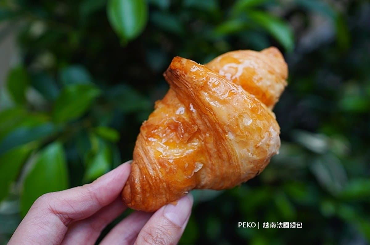 網評4.3星排隊美食!第二市場爆餡「法國麵包」市長也愛,加碼吃12元現烤可頌 網評4.3星排隊美食!第二市場爆餡「法國麵包」市長也愛,加碼吃12元現烤可頌