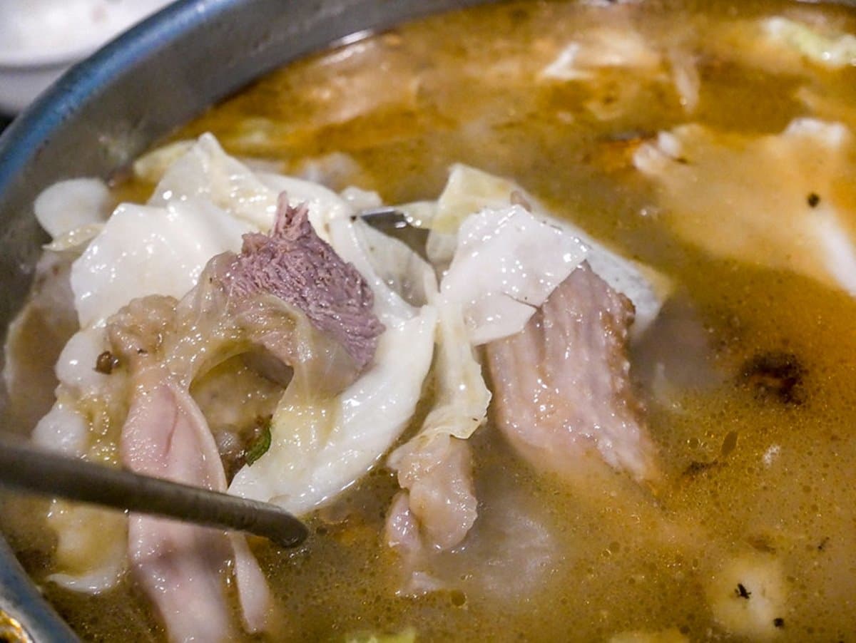 南京復興高CP值熱炒!老饕激推名店級「超強鵝肉」,加碼吃隱藏版鵝油烏醋麵 南京復興高CP值熱炒!老饕激推名店級「超強鵝肉」,加碼吃隱藏版鵝油烏醋麵